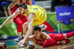 中澳对决：澳大利亚一人击穿中国队后防线的震撼瞬间