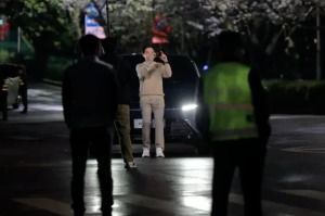 雷军携小米YU7亮相武大：樱花季的科技与情怀碰撞