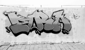 学校涂鸦的神秘诅咒：一场不可思议的解谜之旅