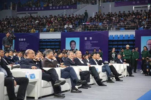 雷军重回武汉大学：校友情怀还是战略布局？