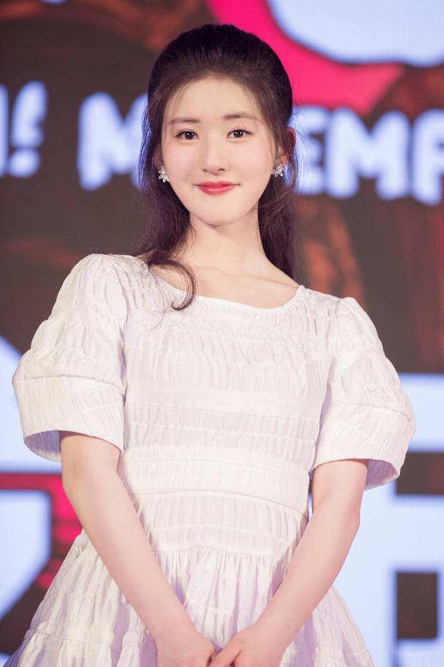 赵露思：因为爱又活了一次，她用行动诠释心理健康的重要性