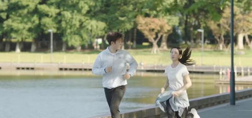 吃饭跑步恋爱：一场关于青春与成长的重逢