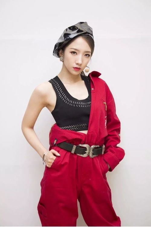 明星跑团齐聚威海：孟美岐黄圣依的马拉松之旅