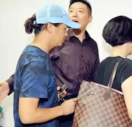 王宝强脚趾抠地追剧：从傻根到棋士，他的人生远比电影精彩