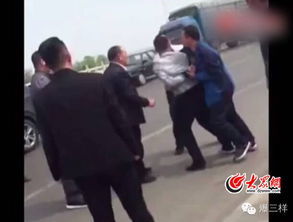 高铁上男子脱鞋放脚打人事件：公共空间的文明与责任