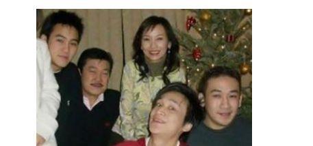 赵雅芝回应儿子是男版的自己：高颜值遗传与育儿日常揭秘