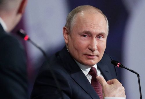 普京早年珍贵影像回顾：揭秘硬汉背后的另一面