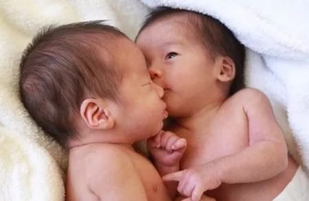 17岁少女代孕产子背后：一场关于人性与法律的深思