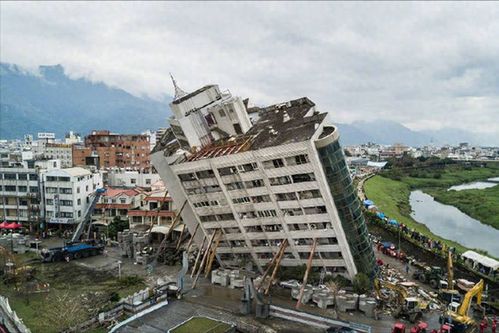 亲历者讲述：缅甸强震引发泰国大楼倒塌，工人惊魂一刻