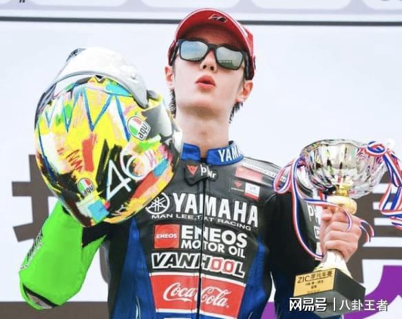 王一博赛车冲出赛道：速度与激情背后的坚持