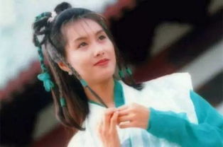 邓萃雯看陈德容的表情：一场跨越时光的姐妹情深