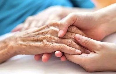 罗志祥妈妈确诊阿尔兹海默症：从舞台到家庭，爱与责任的延续