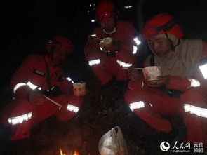 韩国消防员扑救山火背后的感人瞬间：一份盒饭的重量