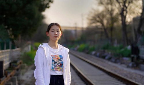 杭州女孩张潇冉《旧轨还乡》：一篇作文为何触动人心？