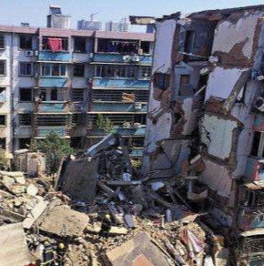 缅甸大楼倒塌事件：目击者的震撼经历