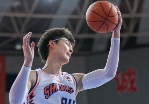 王哲林总得分升至CBA历史第六位，他是如何一步步成为传奇的？