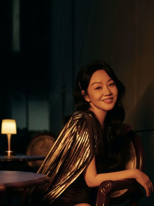 闫妮的微醺人生：从角色到生活的真实与魅力