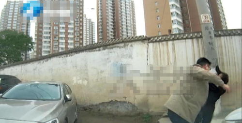 抢车位吵架女子自称正军级：身份背景引发热议