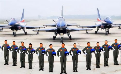 从“飞两遍”到各型战鹰：空军发言人的底气与骄傲