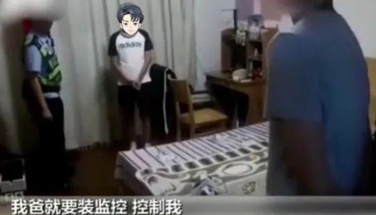 可爱老爸对着监控和女儿聊天，这份隔空爱意让人感动