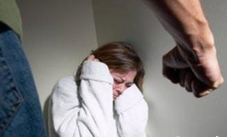 丈夫为躲妻住邻居家，偷37元买烟：背后竟是无奈与心酸