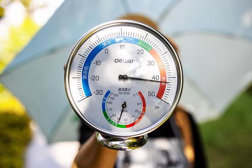 温度的两面：从极端高温到情感冷暖