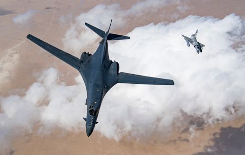美军B2轰炸机在也门投下核弹？真相大揭秘