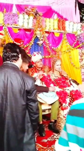 印度男子亲手操办婚礼送妻子改嫁：背后的故事令人唏嘘