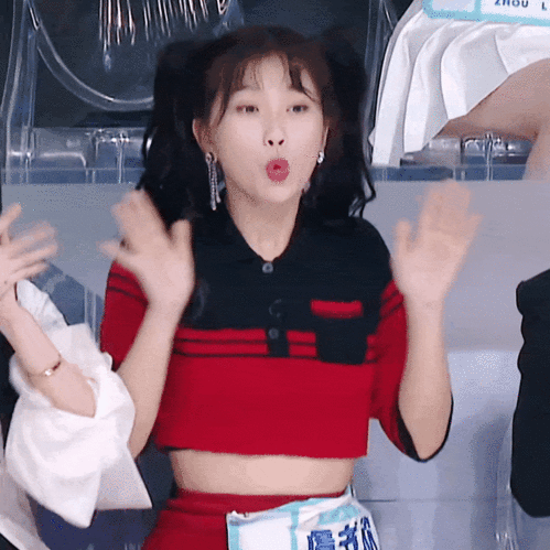 虞书欣在泰国的七天宠粉之旅：三次请客背后的故事