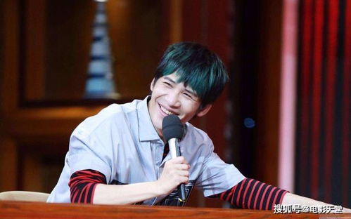 甲亢哥一眼认出大张伟抱枕：从综艺到情怀的爆笑瞬间