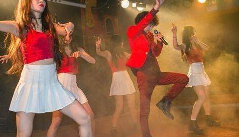 庞麦郎演唱会测评：真诚与勇气的舞台回归