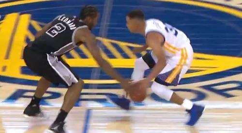 库里被“打劫”？裁判的沉默引发全网热议