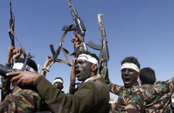 胡塞武装24小时内3次袭击美军航母：局势升级的信号