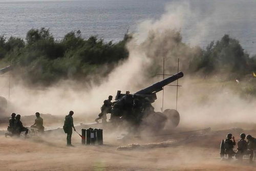 岛内媒体如何看待解放军围台演训？