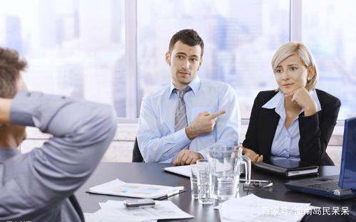 职场中如何优雅地告诉领导：我真的干不过来了