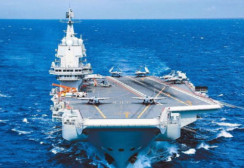 山东舰航母编队演练：海天之间，战力彰显