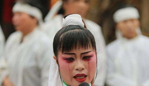 职业女哭灵人：半个月连哭16场，背后的故事令人动容