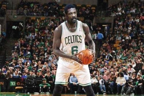 NBA球星拉塞尔入驻抖音，粉丝们沸腾了！