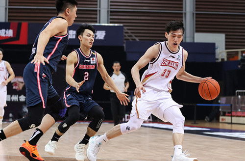 CBA名帅刘维伟被控出轨：婚姻危机背后的故事