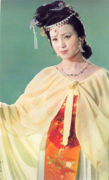 《红楼梦》中秦可卿为何能成为贾蓉的正妻？