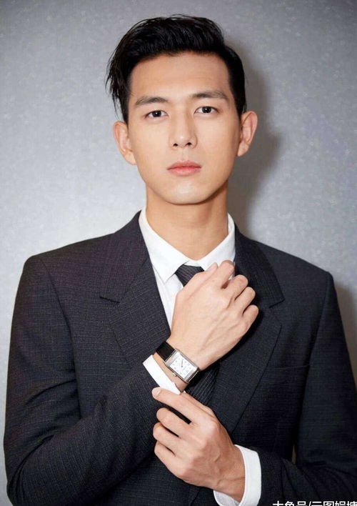 李现手持7斤镜头拍稳每一只鸟：明星与大爷们的摄影之旅