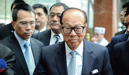李嘉诚卖港口风波后首次公开露面：96岁商界传奇的风采依旧