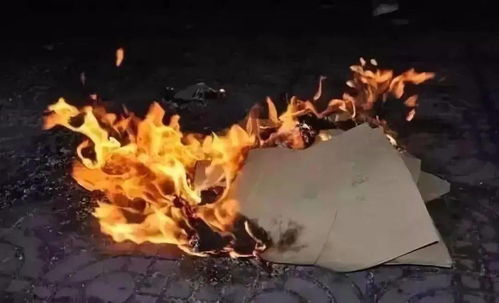 烧纸钱引发火灾：上海女子把邻居保时捷烧了，巨额赔偿如何避免？