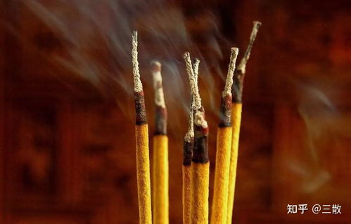 男子祭祖上香呛了一口烟后查出肺癌，背后真相令人深思