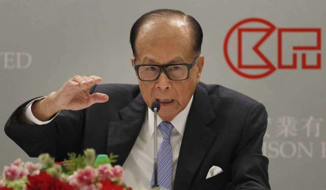李嘉诚首次视频现身：卖港口风波后的新动作与公益承诺