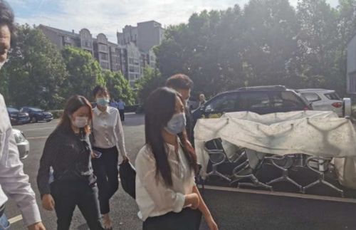 一家三口被撞案：六旬母亲的痛与思