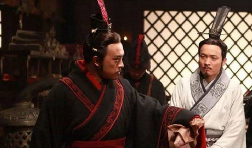 臣无二君：一段忠义与抉择的传奇故事