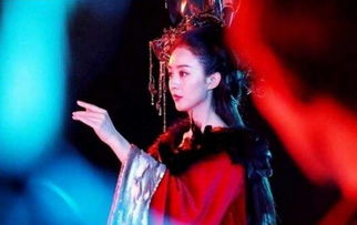 赵丽颖的真实育儿日常：电影镜头下的母爱瞬间