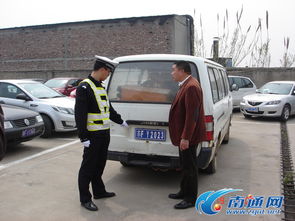 南京交警警示：智能辅助驾驶≠自动驾驶，双手玩手机的代价