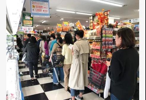 美国人疯抢中国货，背后隐藏了哪些心理和经济信号？